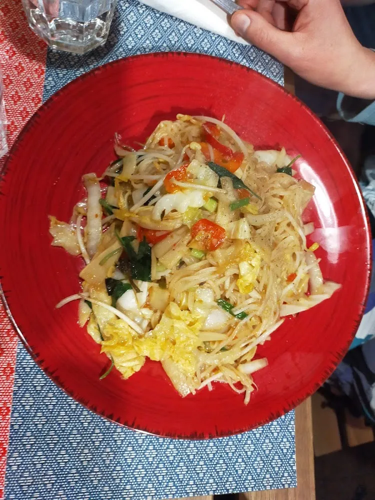 Pad Khak Khi Mao Végétarien